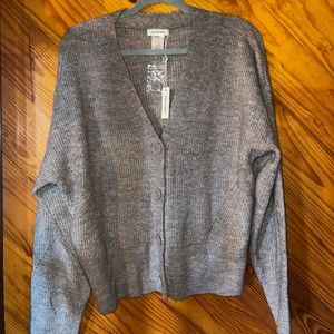 max studio sweater